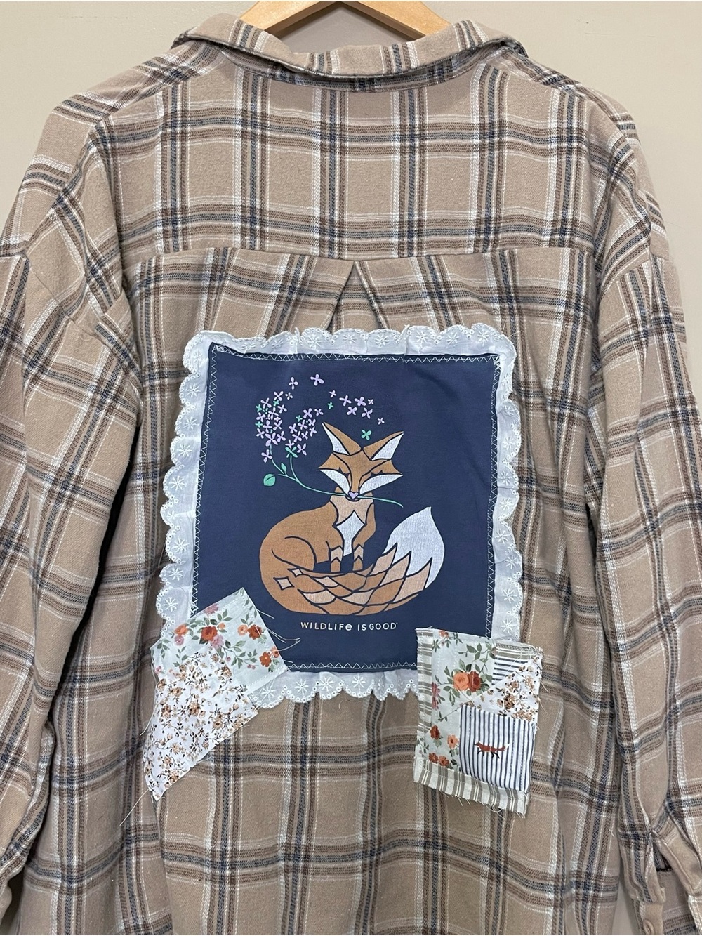 Upcycled Reworked Plaid Flannel. Fox Nature Plaid Shabby Chic Lace XL - Picture 4 of 9